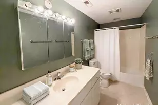 281 Governors Ln, Elgin, IL 60123 - Photo 20