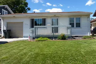 1015 E Main St, Clifton, IL 61727 - Photo 1