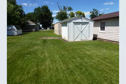 1015 E. Main Street, Clifton, IL 61727 - Photo 4