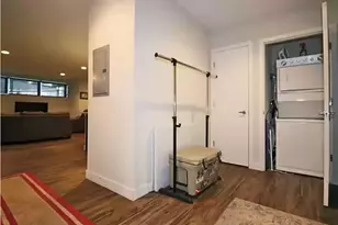 1045 W Cornelia Ave, Chicago, IL 60657 - Photo 10
