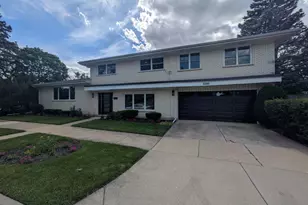 9200 Lowell Ave, Skokie, IL 60076 - Photo 2