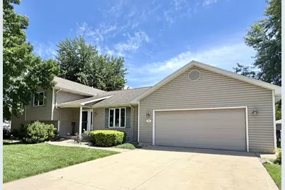 740 26th Street, Peru, IL 61354 - Photo 2