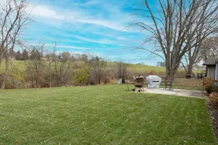 612 Silbury Ct, McHenry, IL 60050 - Photo 2