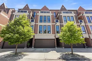 3901 S Lake Park Ave, Chicago, IL 60653 - Photo 1