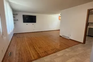 773 Kingston Ln, Crystal Lake, IL 60014 - Photo 4