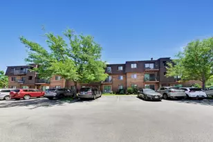 600 Cobblestone Cir, Glenview, IL 60025 - Photo 22