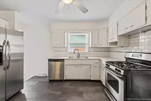 10262 S 52nd Ave, Oak Lawn, IL 60453 - Photo 12