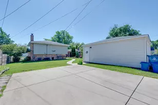 310 S Mason St, Bensenville, IL 60106 - Photo 32
