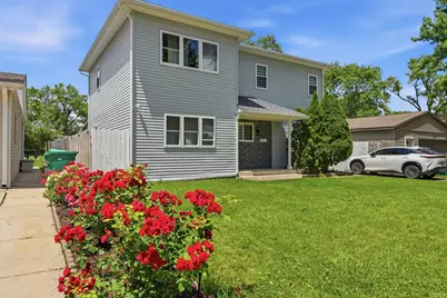 290 E Norman Lane, Wheeling, IL 60090 - Photo 1
