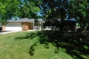 2829 Woodside Dr, Rockford, IL 61109 - Photo 1