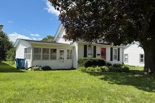 411 E North St, Morrison, IL 61270 - Photo 2