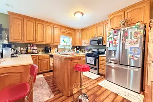 220 E Rose St, Cave In Rock, IL 62919 - Photo 8