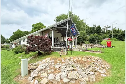 220 E Rose Street, Cave In Rock, IL 62919 - Photo 2