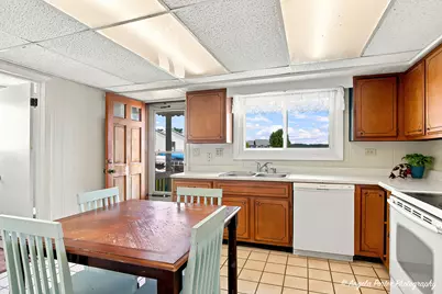 102 Lakeview Avenue, Fox Lake, IL 60020 - Photo 6