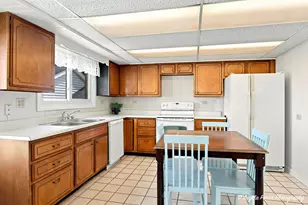 102 Lakeview Ave, Fox Lake, IL 60020 - Photo 4