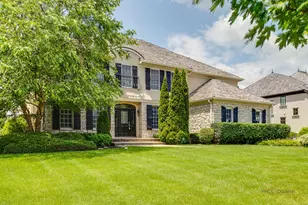 31158 Sage Ct, Green Oaks, IL 60048 - Photo 2