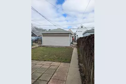 2440 W Warner Avenue, Chicago, IL 60618 - Photo 4