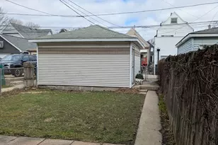 2440 W Warner Ave, Chicago, IL 60618 - Photo 4