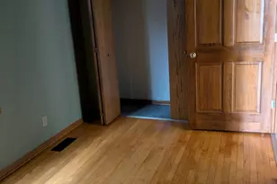 2440 W Warner Ave, Chicago, IL 60618 - Photo 10