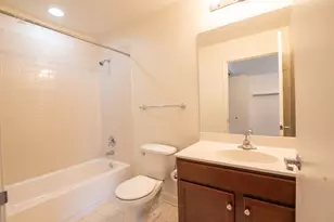 1901 S Calumet Ave, Chicago, IL 60616 - Photo 14