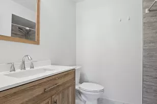 770 Pahl Rd, Elk Grove Village, IL 60007 - Photo 12