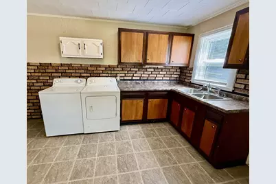 302 S Walnut Street, Kewanee, IL 61443 - Photo 6