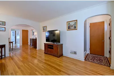 1638 N 74th Avenue, Elmwood Park, IL 60707 - Photo 6