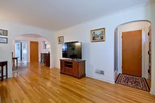 1638 N 74th Ave, Elmwood Park, IL 60707 - Photo 6