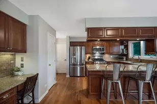 610 Fontana Pl, Mundelein, IL 60060 - Photo 10