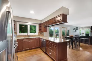 610 Fontana Pl, Mundelein, IL 60060 - Photo 8