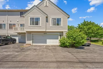 2433 Daybreak Court #2433, Elgin, IL 60123 - Photo 2