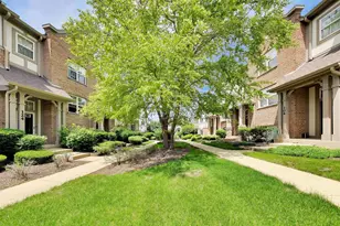 124 Rosehall Dr, Lake Zurich, IL 60047 - Photo 4