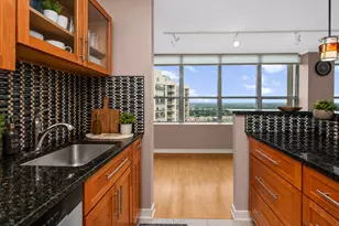 655 W Irving Park Rd, Chicago, IL 60613 - Photo 8