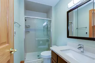 955 Bernard Dr, Buffalo Grove, IL 60089 - Photo 12