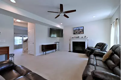 819 Glacial Falls Drive, Gilberts, IL 60136 - Photo 8