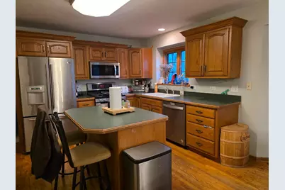 811 Meadow Lane, North Aurora, IL 60542 - Photo 2