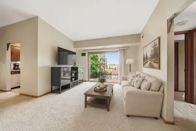 13935 Laramie Avenue #220, Crestwood, IL 60418 - Photo 2