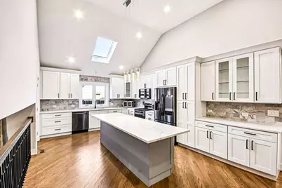 8200 S Normandy Avenue, Burbank, IL 60459 - Photo 8