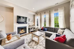 2136 W Belmont Ave, Chicago, IL 60618 - Photo 8