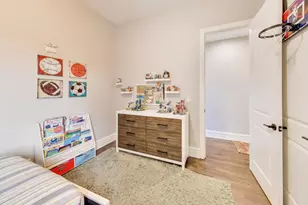 2136 W Belmont Ave, Chicago, IL 60618 - Photo 16