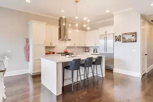 2136 W Belmont Ave, Chicago, IL 60618 - Photo 2
