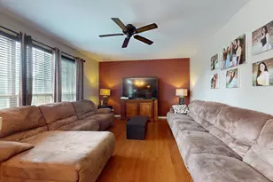 684 Huntington Dr, Carol Stream, IL 60188 - Photo 12