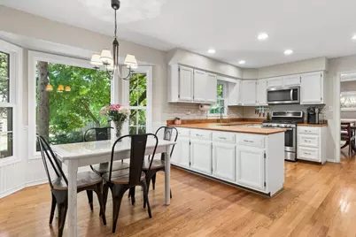 2254 Remington Drive, Naperville, IL 60565 - Photo 8