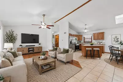 5214 Parkview Drive, McCullom Lake, IL 60050 - Photo 4
