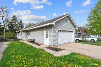 5214 Parkview Drive, McCullom Lake, IL 60050 - Photo 2