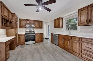 33298 N Eastwood Rd, Grayslake, IL 60030 - Photo 8