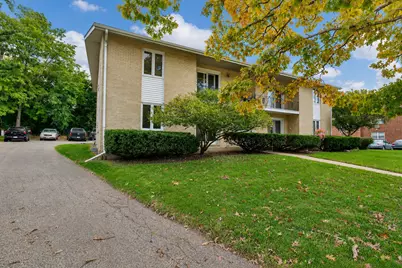 31 Green Oaks Drive #B, Crystal Lake, IL 60014 - Photo 2