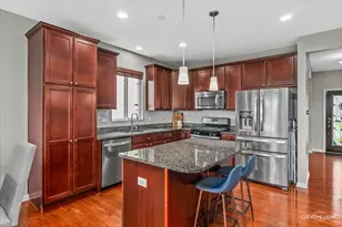 4311 Fraser Cir, Naperville, IL 60564 - Photo 2
