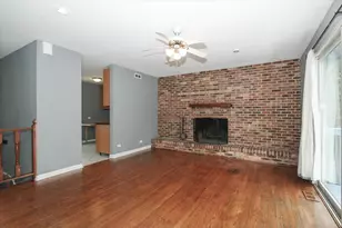 883 Hastings Ln, Hanover Park, IL 60133 - Photo 2
