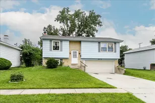 883 Hastings Ln, Hanover Park, IL 60133 - Photo 1
